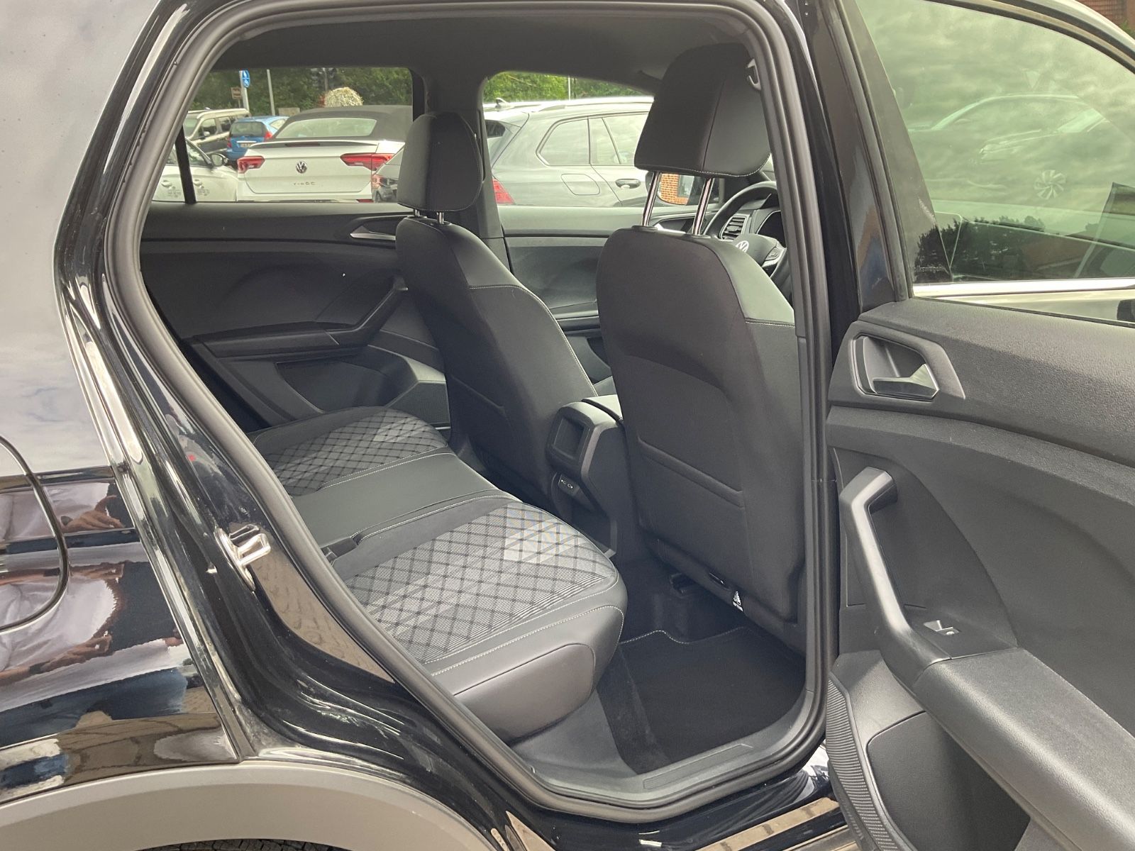 Fahrzeugabbildung Volkswagen T-Cross 1.5 TSI DSG R-Line,Kamera,AHK,ACC,Navi,
