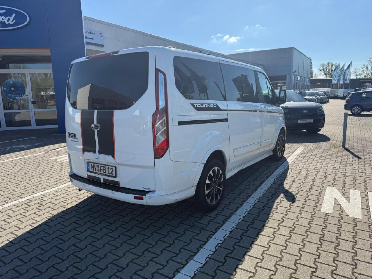 Fahrzeugabbildung Ford Transit/Tourneo Custom Kombi 320 L1 Tourneo Spor