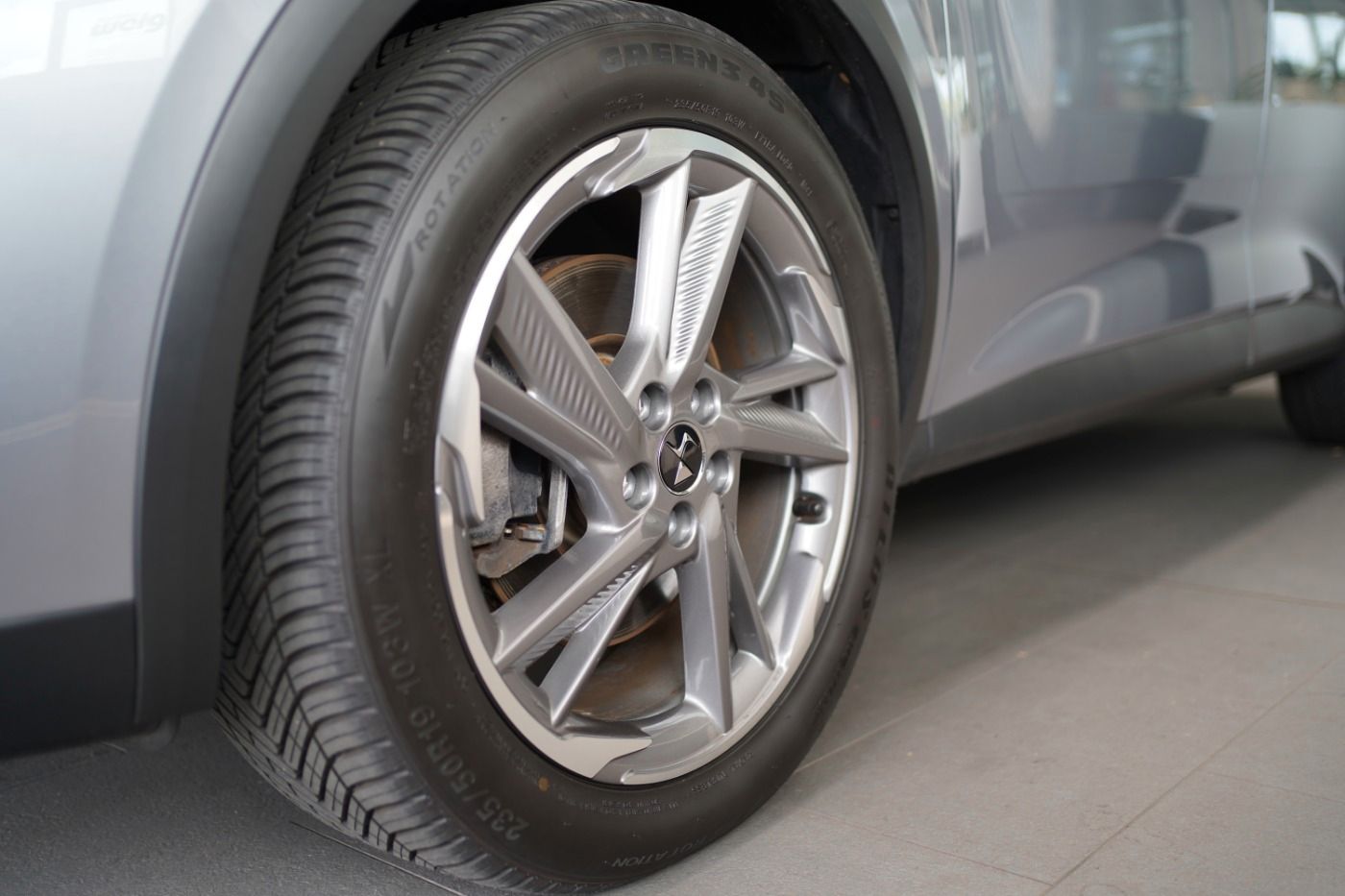 Fahrzeugabbildung DS Automobiles DS7 Crossback E-Tense 4x4 300 Ligne Noire