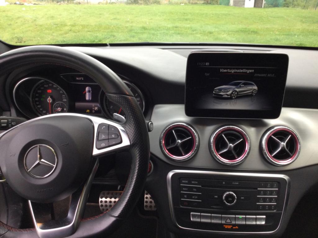 Mercedes-Benz CLA 180