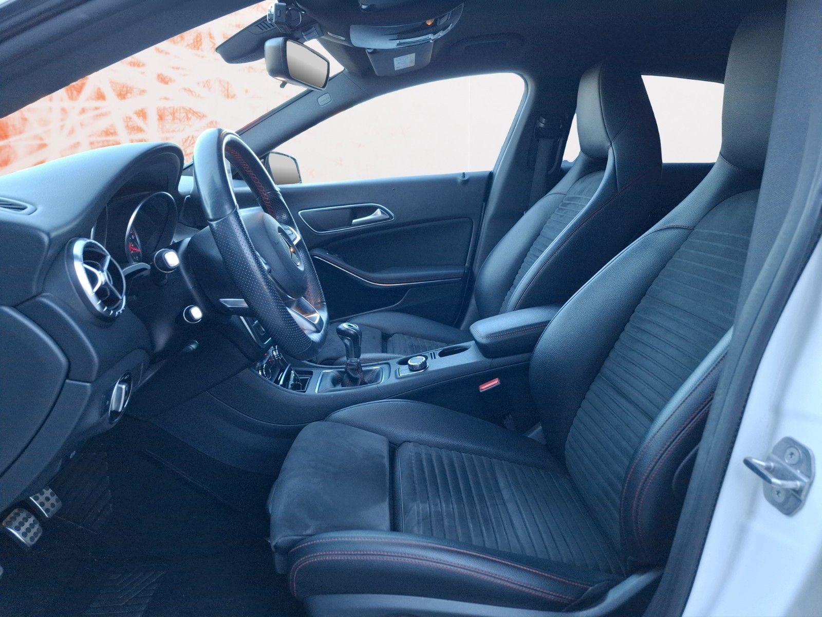Fahrzeugabbildung Mercedes-Benz CLA Shooting Brake CLA 200