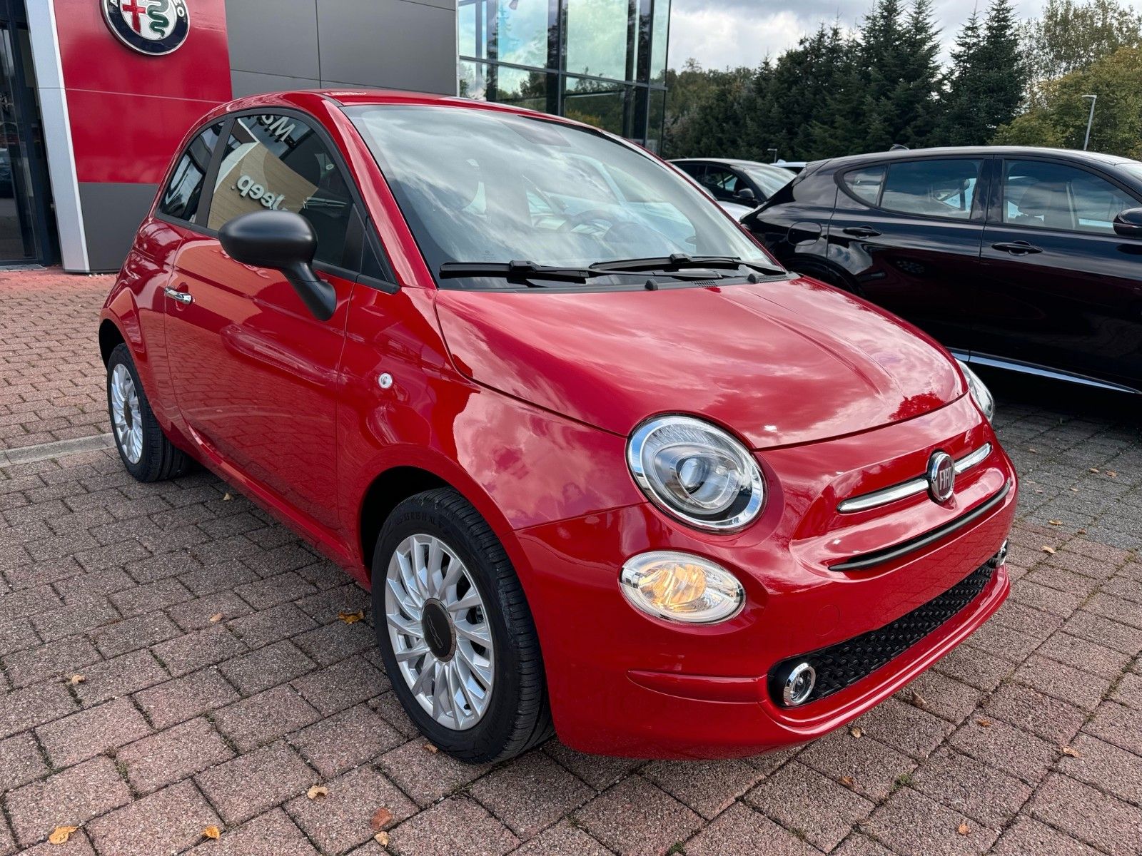 Fahrzeugabbildung Fiat 500 HATCHBACK MY23 1.0 GSE PDC CARPLAY TEMPOMAT