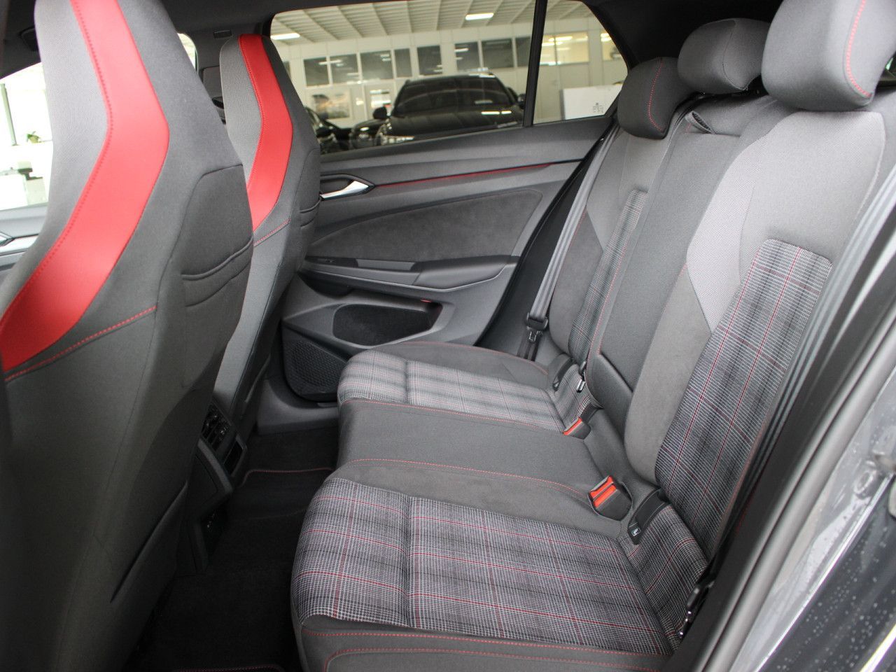 Fahrzeugabbildung Volkswagen Golf 2.0 TSI GTI RFK/ACC/Navi/LED