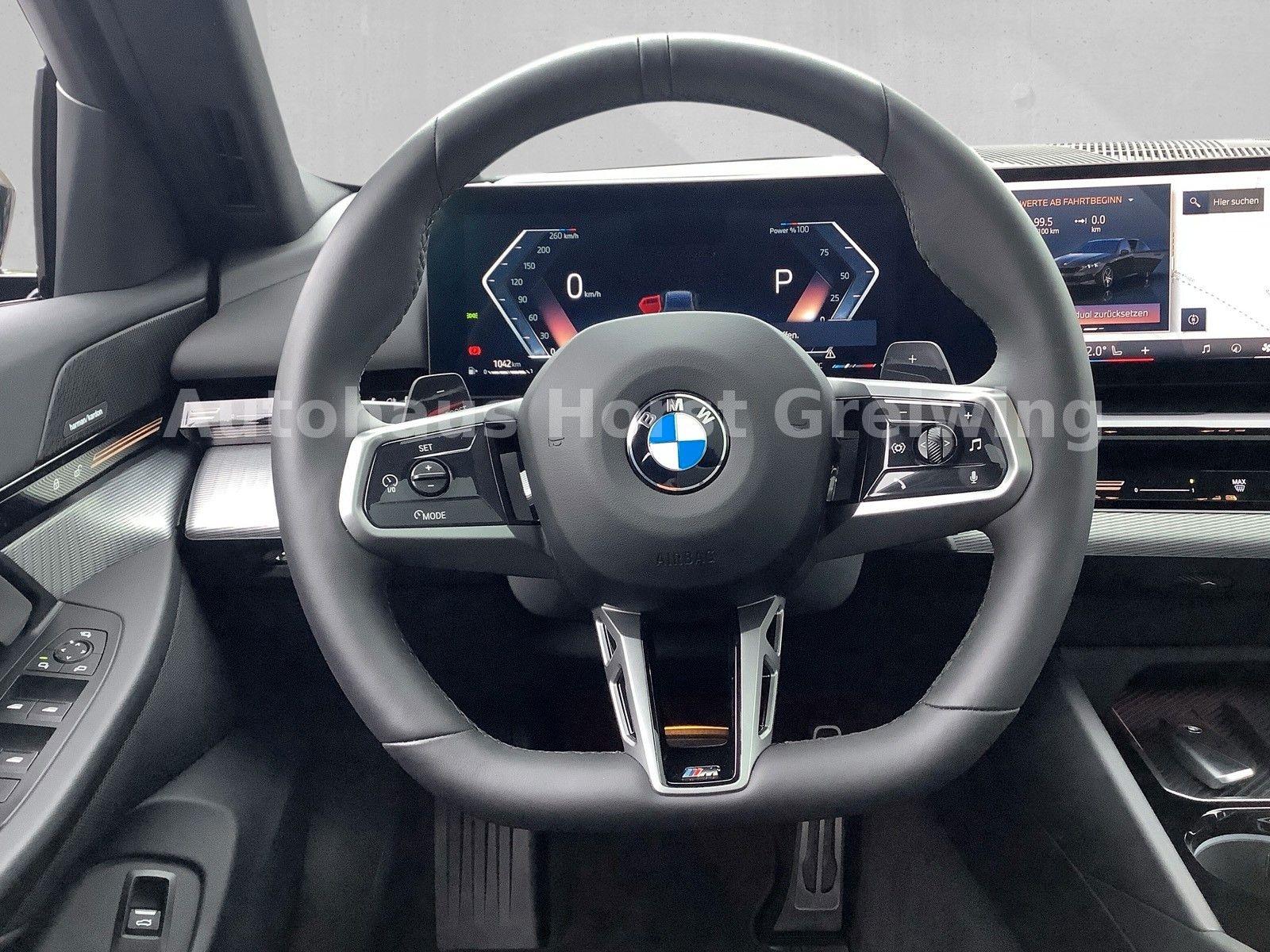 BMW 520d Tour xD M Sport Pro Pano HUD AHK 360° ACC
