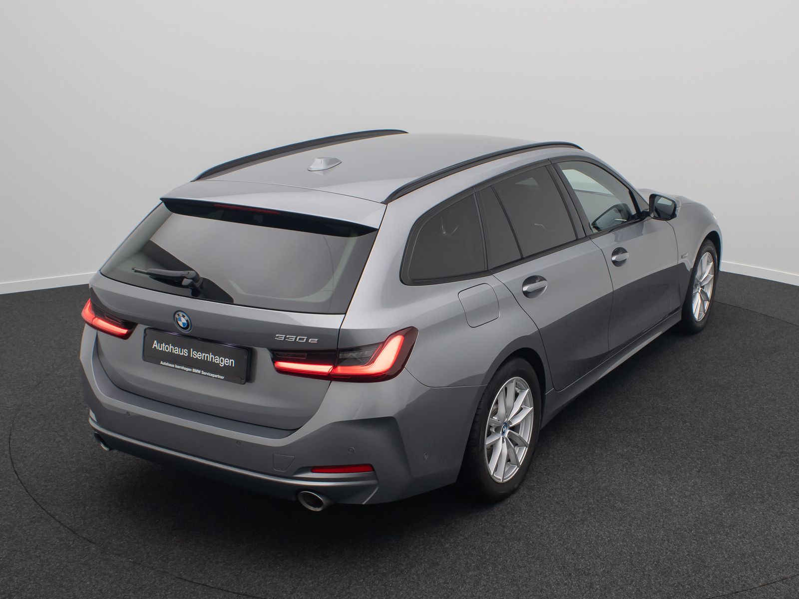 Fahrzeugabbildung BMW 330e Stop&Go Kamera DAB Komfort Leder Sport