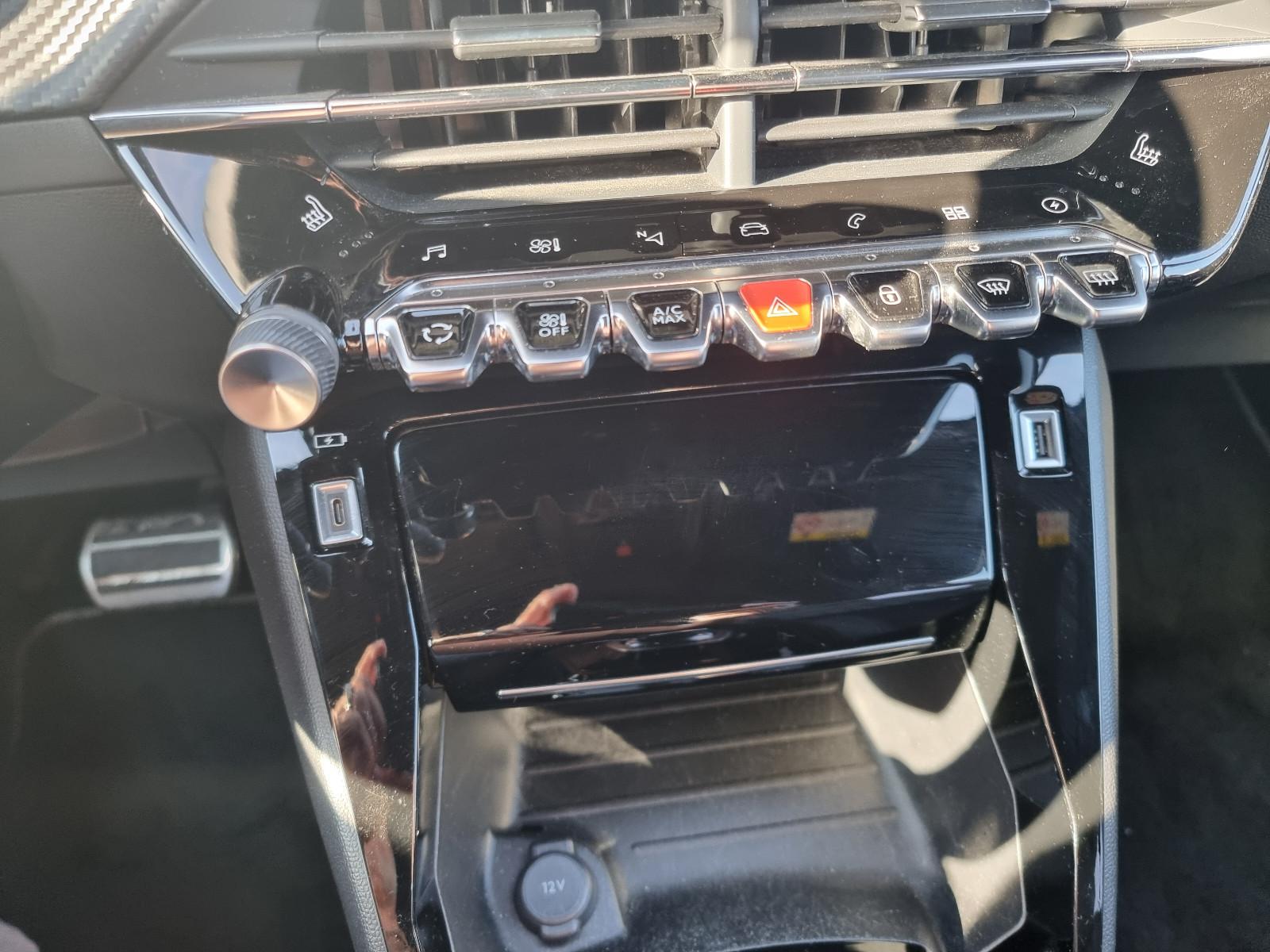 Peugeot e-2008 GT-Line -KLIMA-NAVI-CARPLAY-SHZ-CAM-LEDER