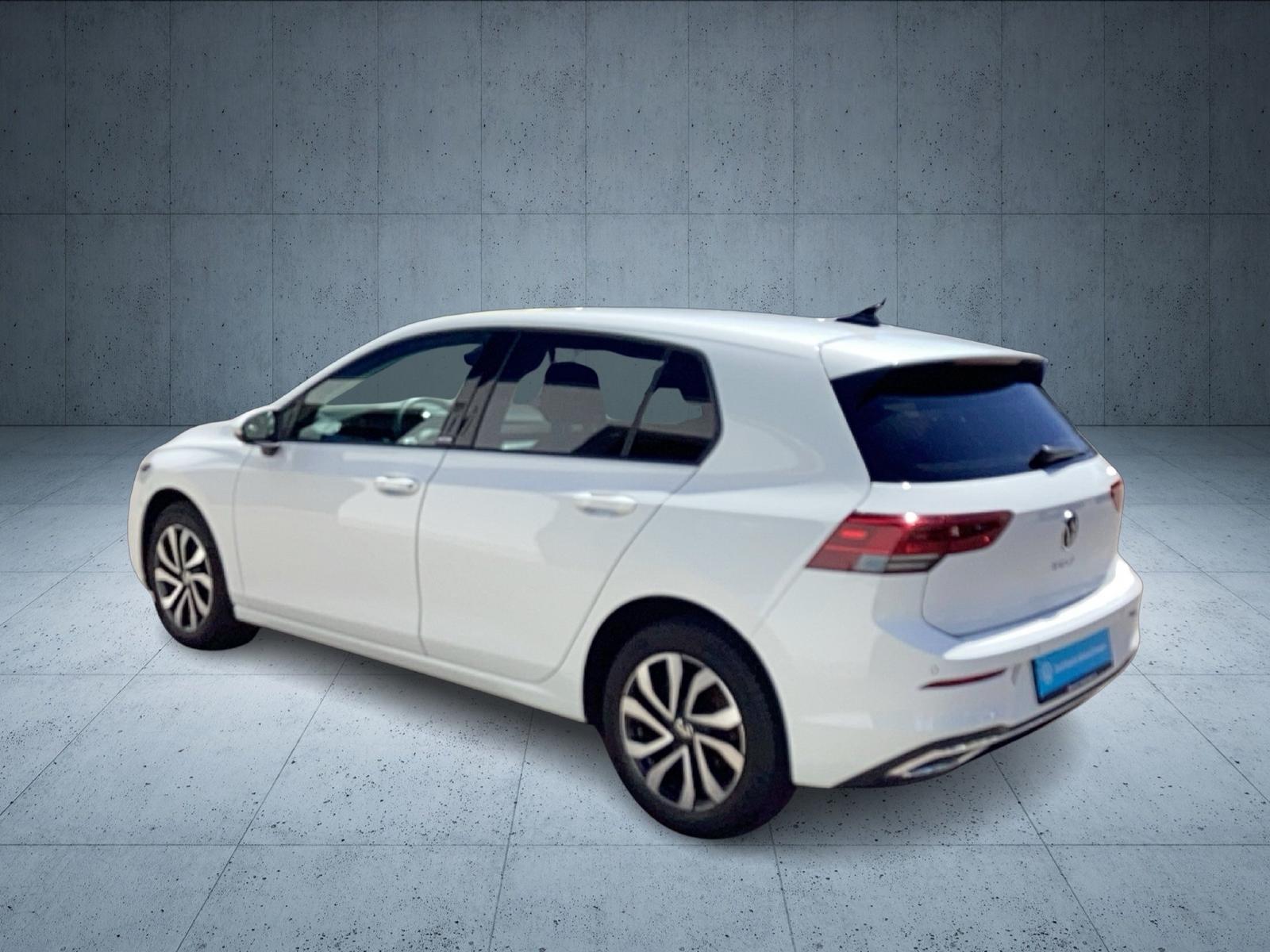 Volkswagen Golf VIII 2.0 TDI Active /NAVI /ACC