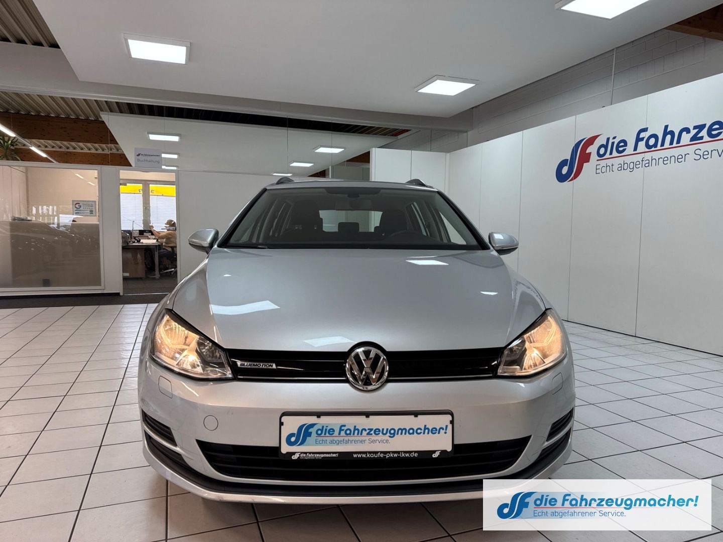 Fahrzeugabbildung Volkswagen Golf VII Variant Trendline BlueMotion 1.6 TDI
