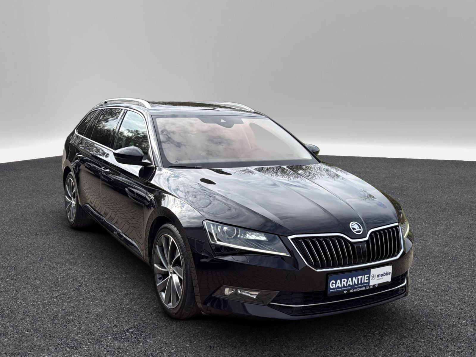 Fahrzeugabbildung SKODA Superb Combi L&K 4x4/ unfallfrei