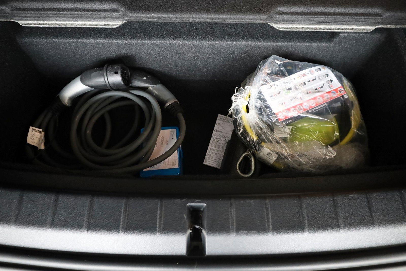 Fahrzeugabbildung BMW X1 xDrive 25e Advantage,Leder,Navi,HUD,Kamera,SH