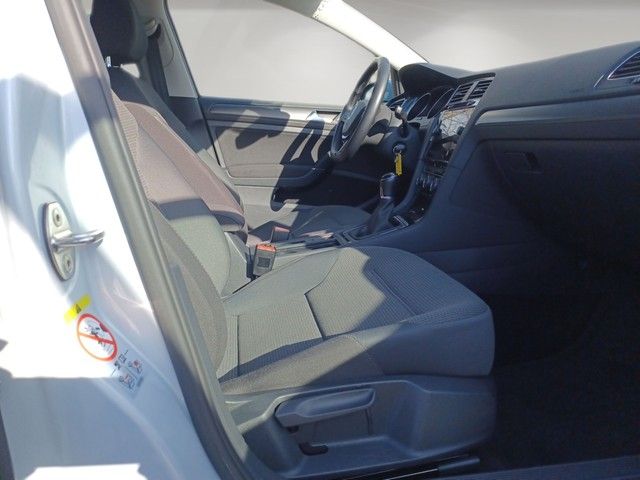 Fahrzeugabbildung Volkswagen Golf VII Lim. 1.0TSI Comfortline BLUETOOTH+SITZH