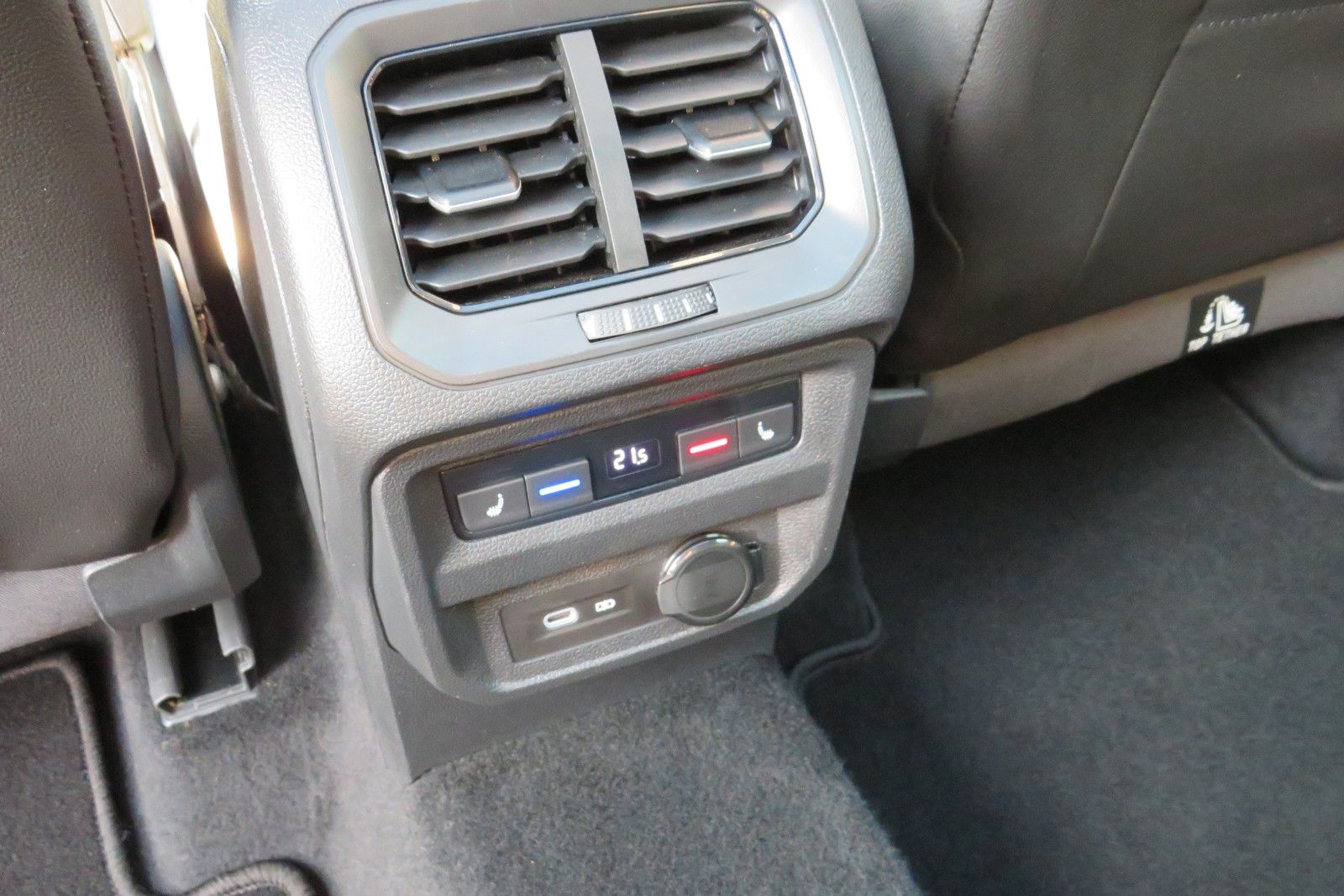Fahrzeugabbildung SEAT Tarraco Xcellence PANO 7S ACC NAVI LEDER  LED