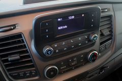 Fahrzeugabbildung Ford Transit Custom 2.0 TDCi L2 Trend 8-SITZER + AHK