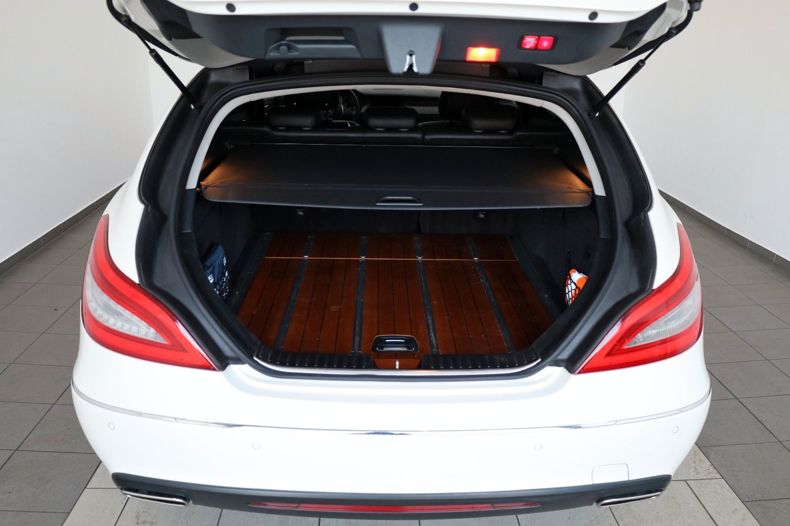 Fahrzeugabbildung Mercedes-Benz CLS 350 SB Sport Leder,Navi,LED,SD,SH+Belüftung