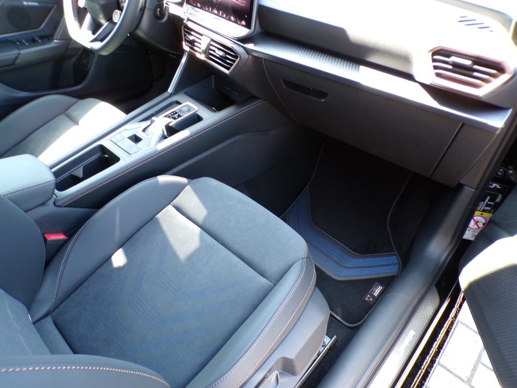 Fahrzeugabbildung CUPRA Leon Sportstourer 1.5 eTSI DSG