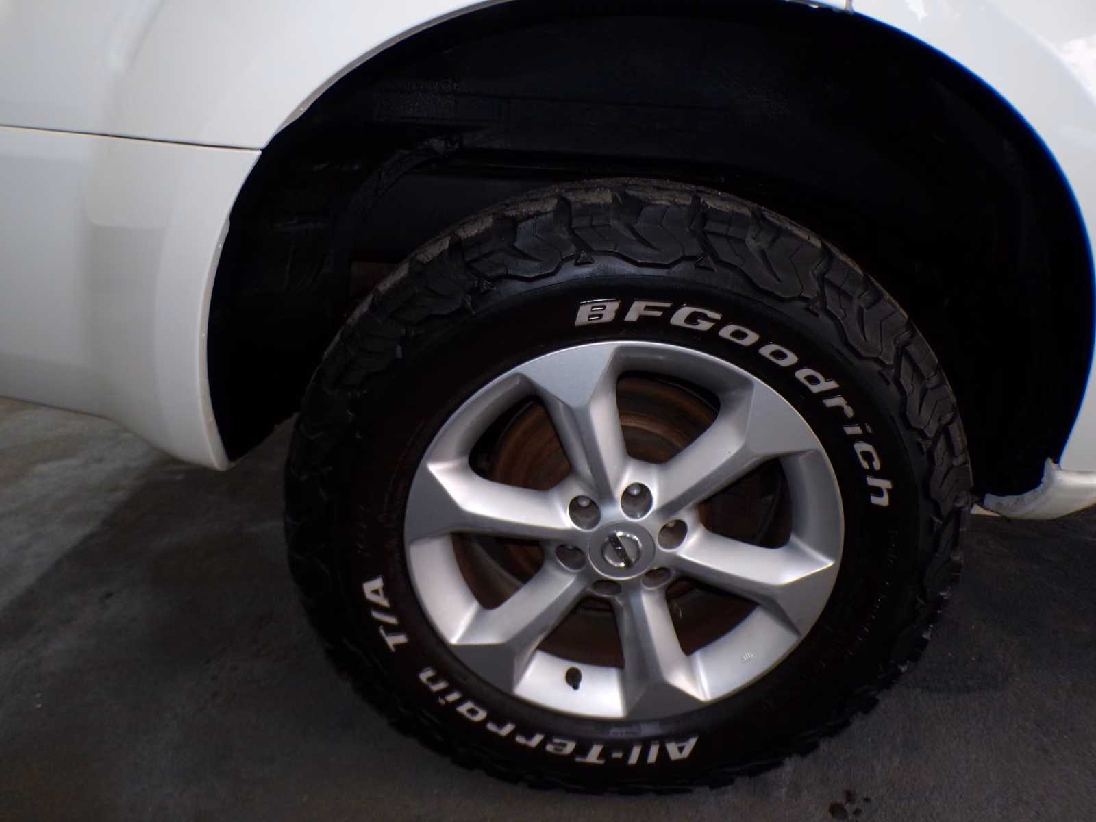 Nissan Pathfinder LE 2.5 dCi 190 ch BVM 4x4 / 7 places / 152 000 km / Toit ouvrant / Cuir / Attelage 3t