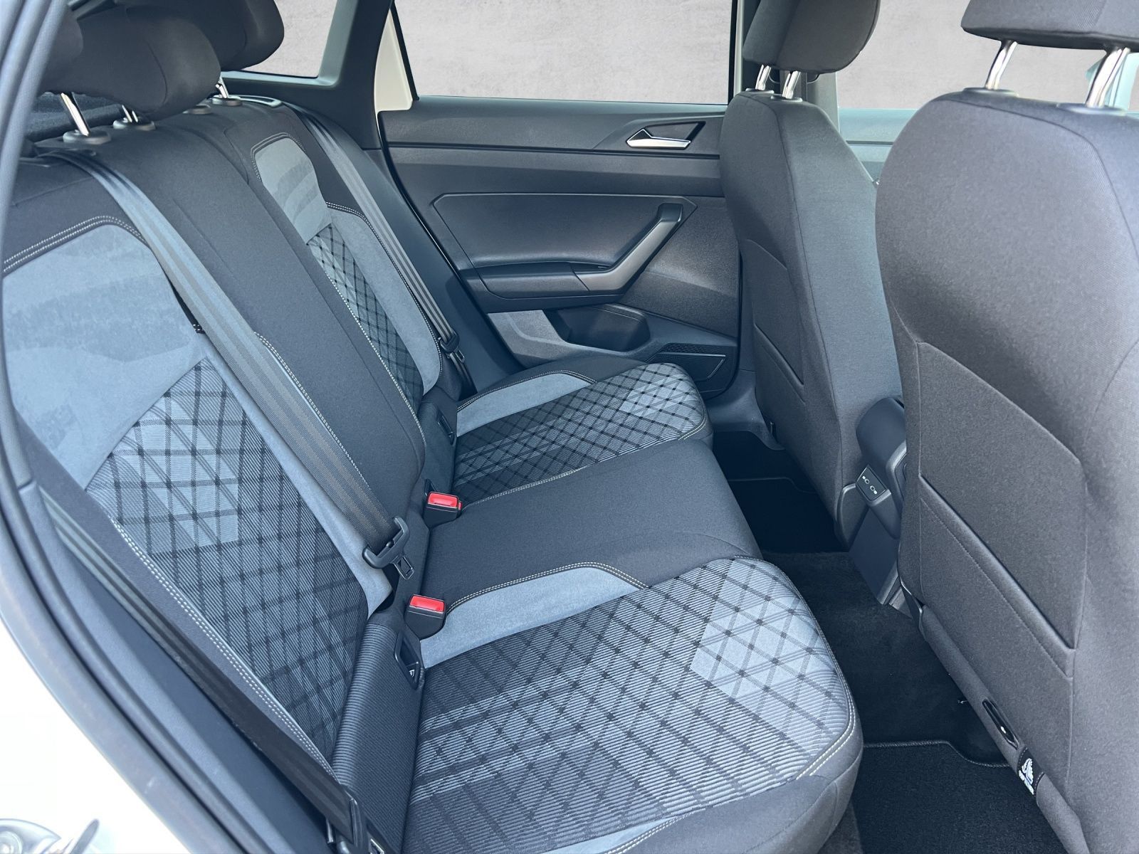 Taigo R-Line 1.5 TSI DSG AHK*Navi*Kamera