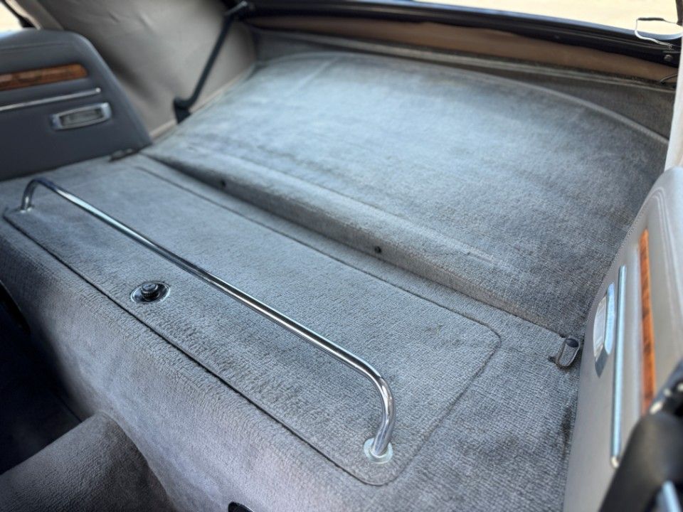 Fahrzeugabbildung Jaguar XJS 12 Zylinder Cabrio H. Zul. HU Neu