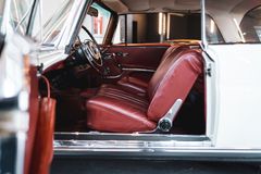 Fahrzeugabbildung Mercedes-Benz 280SE/C/8 2.8 Coupé *FLACHKÜHLER/SCHALTER *