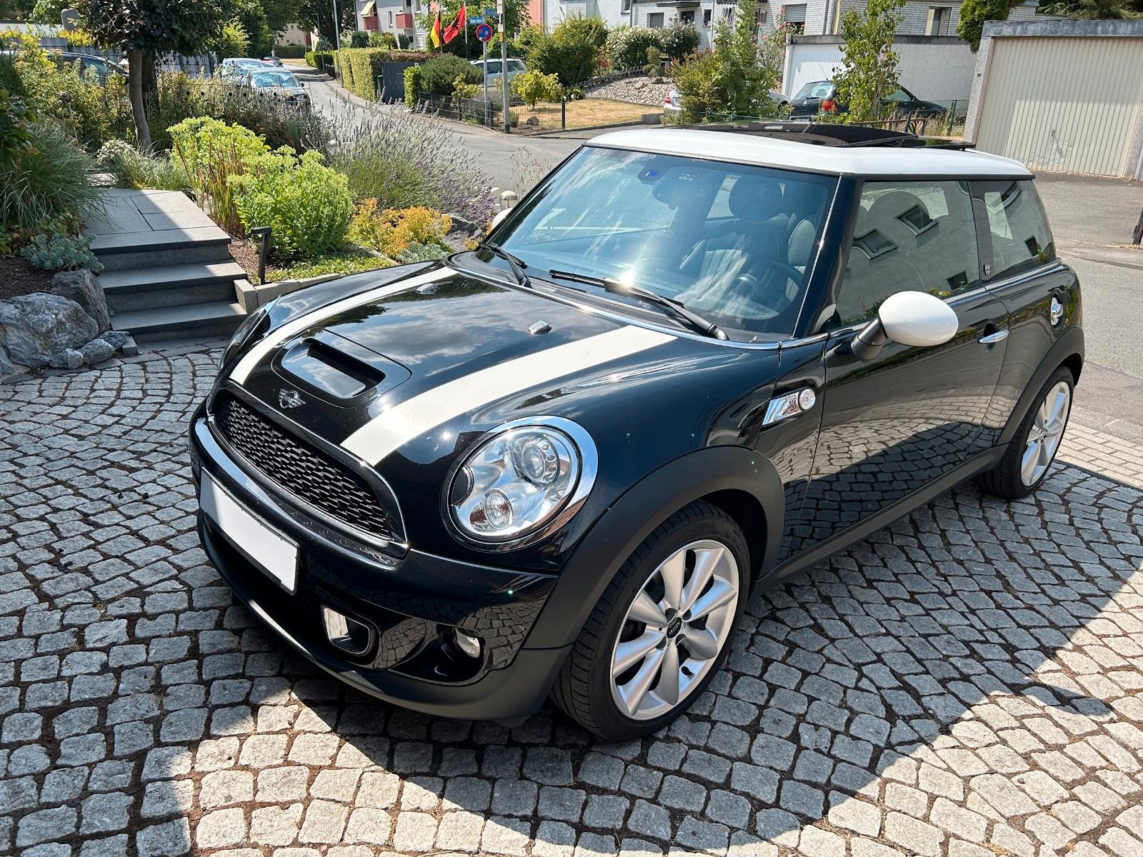 MINI Cooper S / 2.Hd./Leder /Navi /Klima /Panoramdach