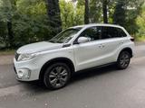 Suzuki Vitara 1.0 Comfort original.62tkm Klima TÜV Neu - weiße Suzuki Vitara
