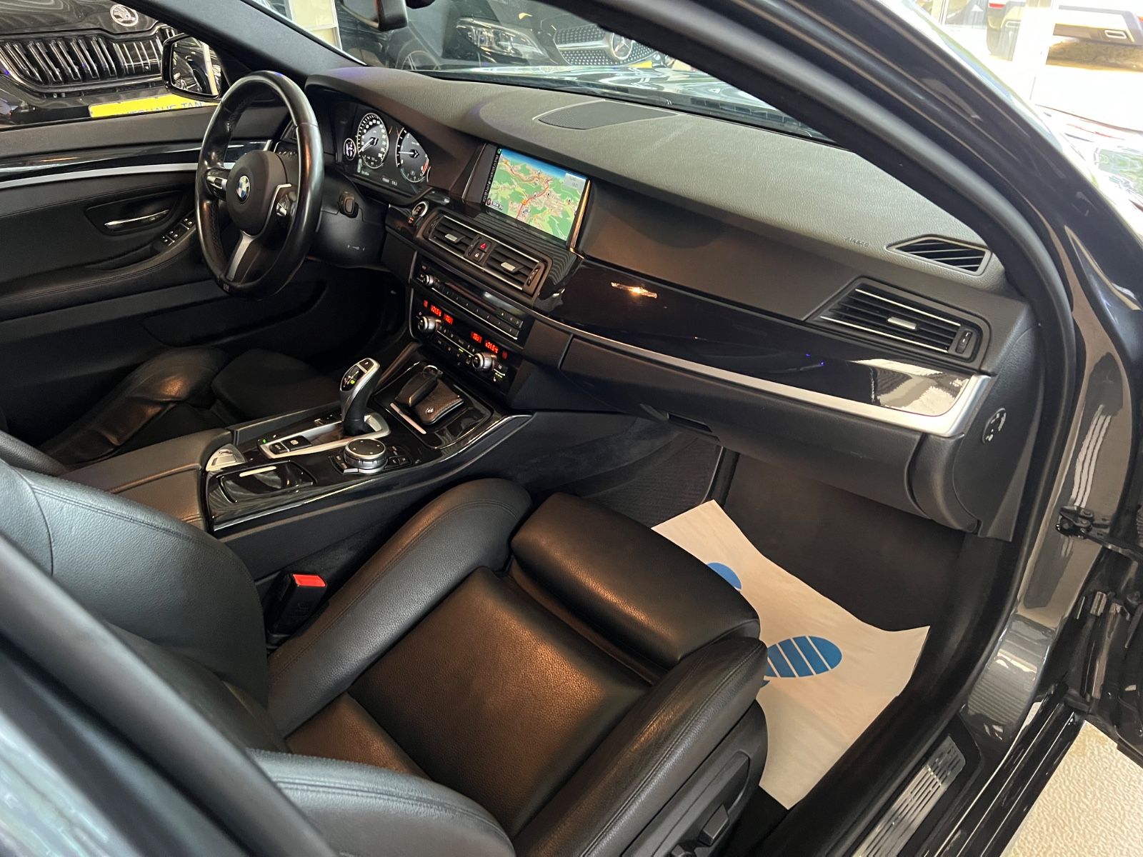 Fahrzeugabbildung BMW 530 5 Lim. M SPORT PAKET * LCI * HEAD-UP*