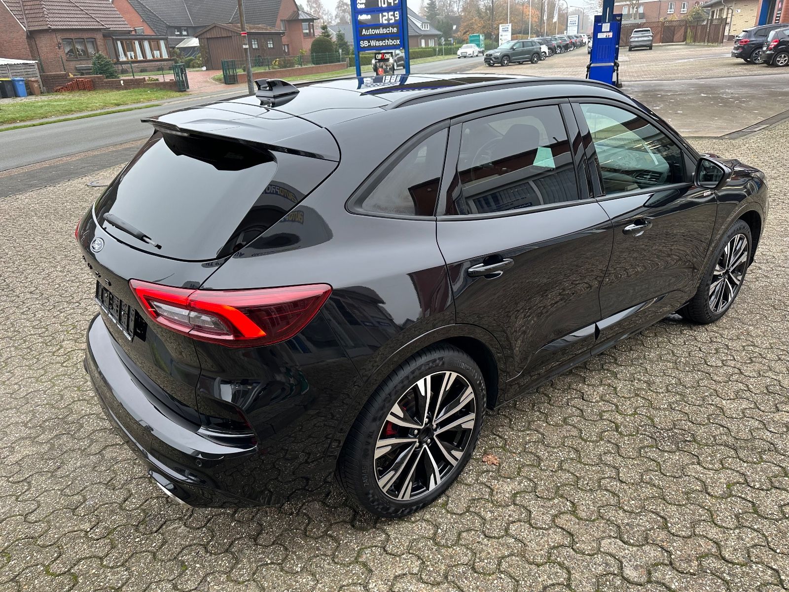 Fahrzeugabbildung Ford Kuga 1.5 EB ST Line X Pano/Matrix/HUD/B&O