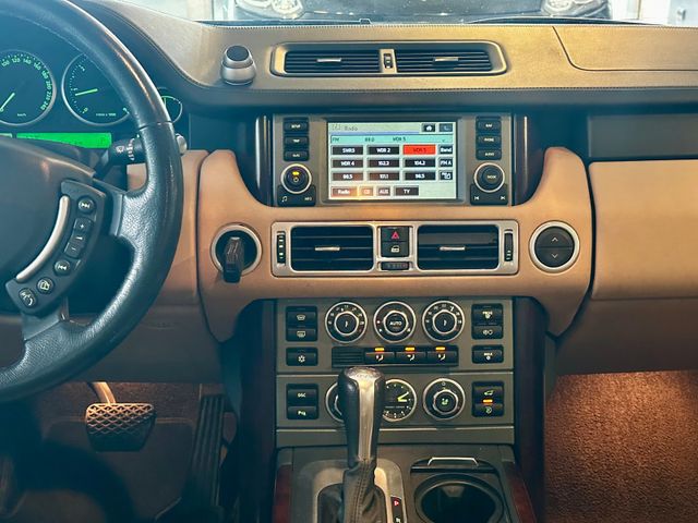 Fahrzeugabbildung Land Rover Range Rover V8 TD Vogue