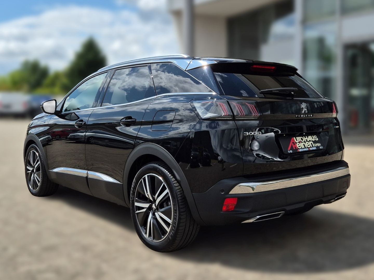 Fahrzeugabbildung Peugeot 3008 Hybrid4 300 GT 1.6 El. Panodach Navi Digita