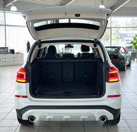 Fahrzeugabbildung BMW X3 xD20i xLine DAB HiFi Navi Kamera DrivAsis LED