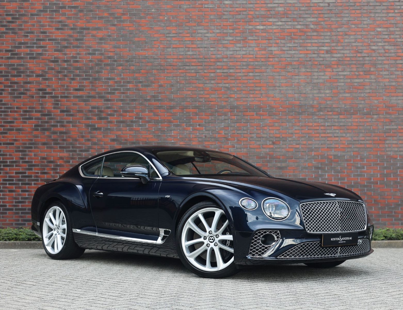 Bentley Continental GT 4.0 V8 | B&O - Night Vision