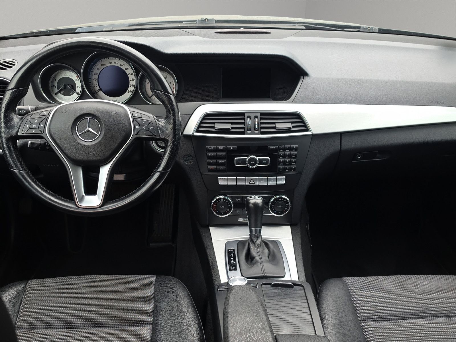 Fahrzeugabbildung Mercedes-Benz C 200 CGI BlueEfficiency AVANTGARDE/AUTOMATIK