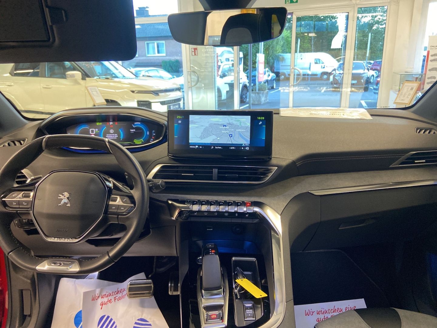 Fahrzeugabbildung Peugeot 3008 GT Plug-In 225 e-EAT8 StandHZG El. Pano.Nav