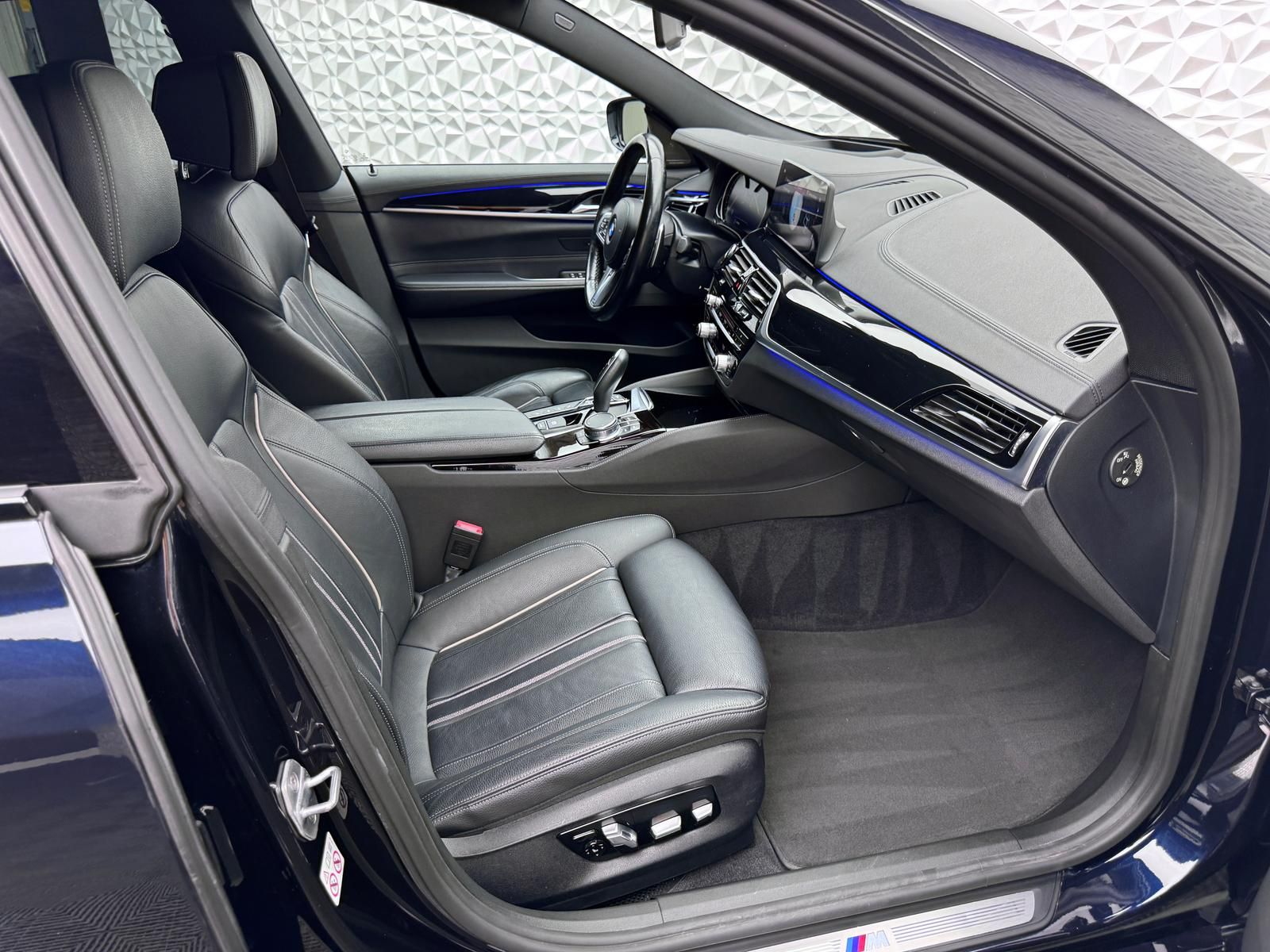 Fahrzeugabbildung BMW XDR/M-PAKET/AKTIVLENK/NIGHTV/ACC/H&K/LUFT/PANO
