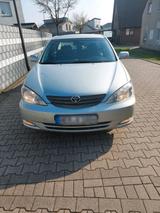 Toyota Camry - Toyota Camry mit Benzin-Antrieb: Automatik