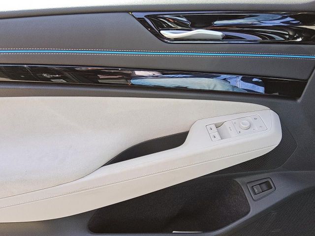 ID.7 Pro Paket Plus HUD Pano IQ Light