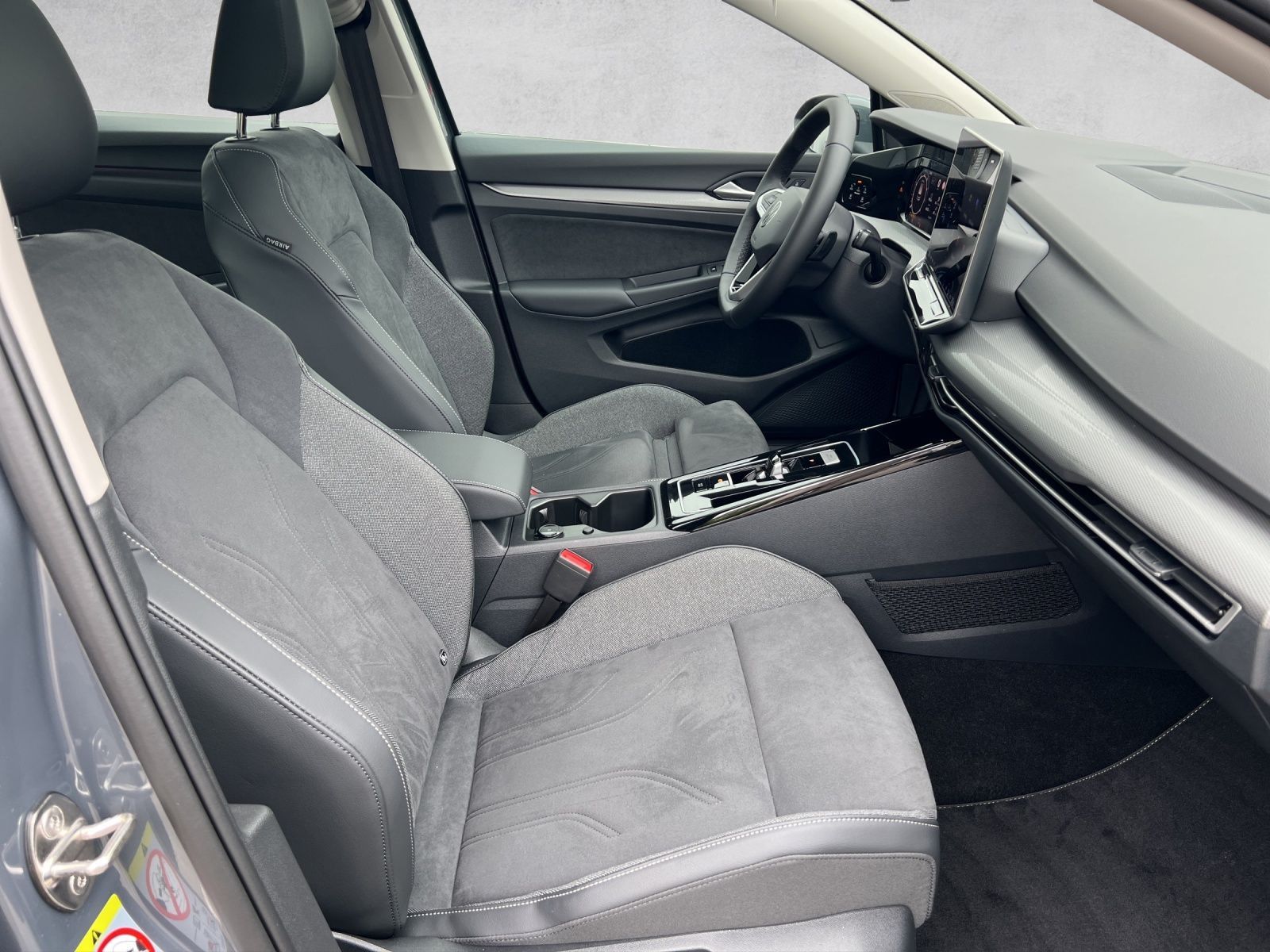 Golf VIII Style 1.5 eTSI DSG AHK*Navi*LED*Pano