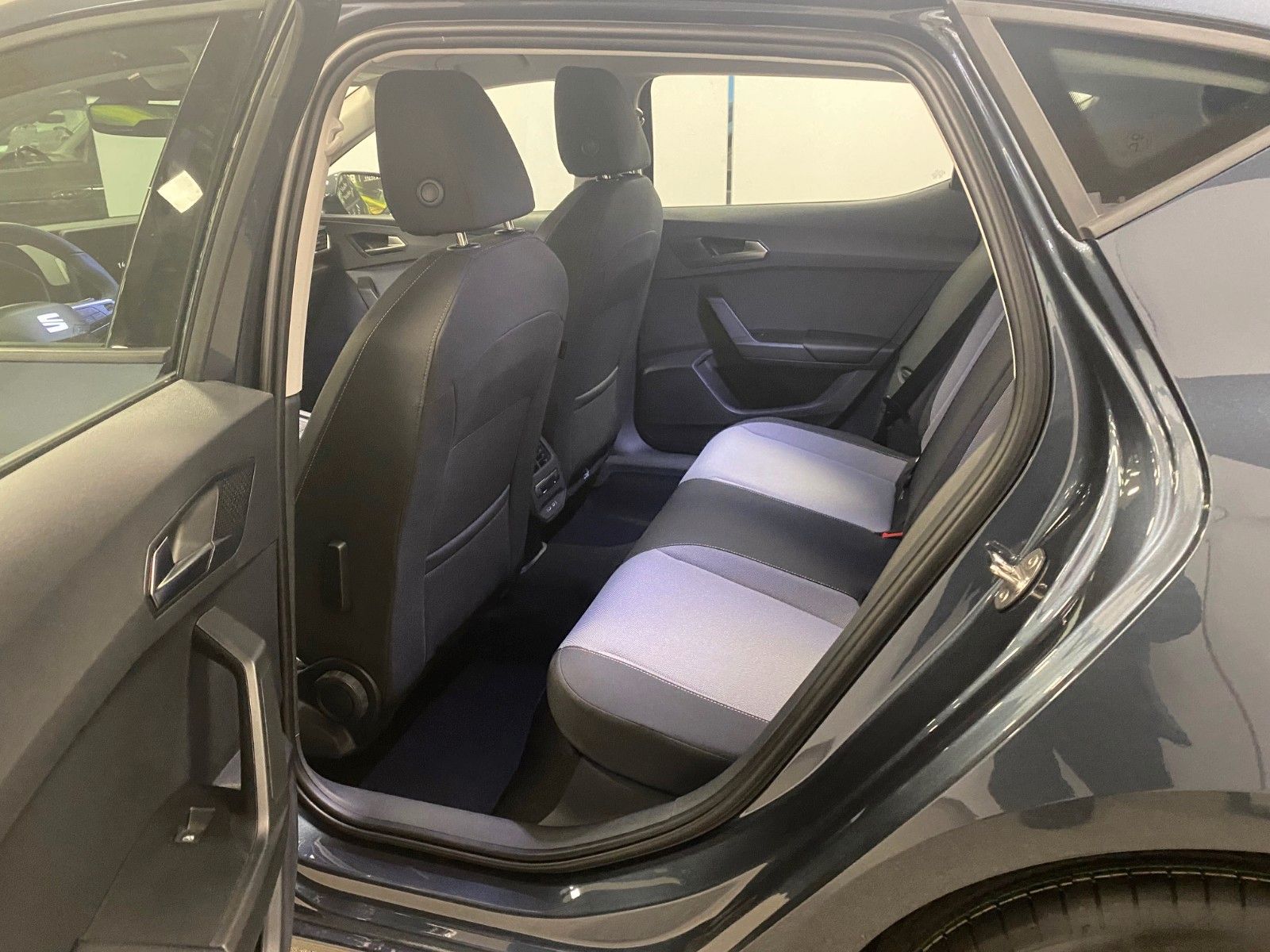 Fahrzeugabbildung SEAT Leon 1.5 TSI STYLE+R Kamera+ACC+3 Zonen KLIMA+BC