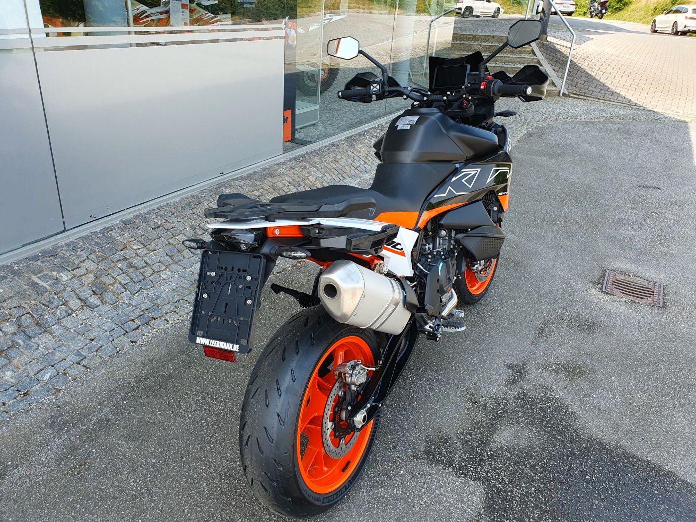 Fahrzeugabbildung KTM 890 SMT Modell 2023