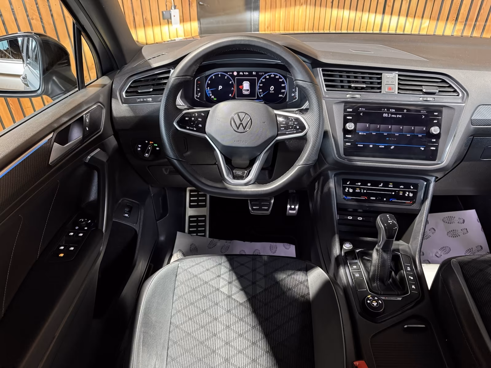 Volkswagen Tiguan Allspace 2,0 TSI R-Line Black 4M *Matrix*, миниатюра 9