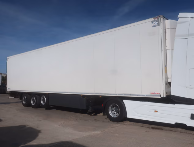 Schmitz Cargobull ca.90 m³ Doppelstock Thermo King SLXi 300