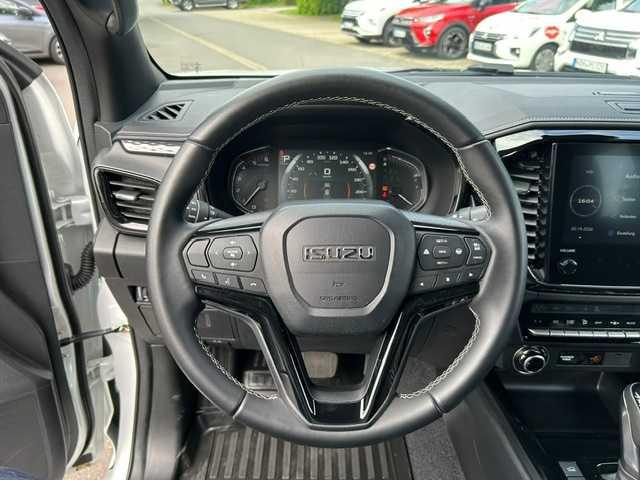 Isuzu Double Cab 4WD V-CROSS AT *EXTREM Höher AHK LB*
