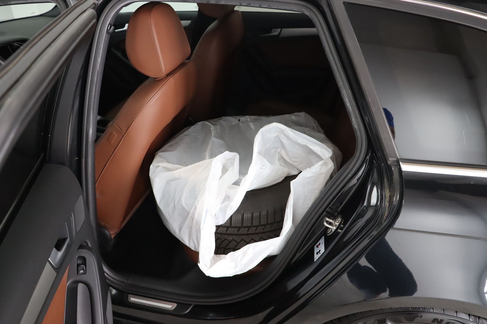 Fahrzeugabbildung Audi A4 2.0 TFSI quattro Avant * BI-Xenon * Navi *