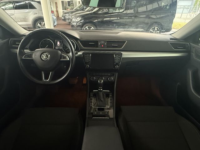 Skoda Superb COMBI 2.0 TDI DSG XENON NAVI ACC AHK