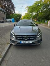 Mercedes-Benz GLA 220 d DCT - - Mercedes-Benz GLA-Klasse von privat