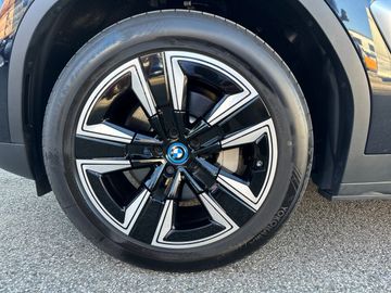 BMW iX3 DAB LED WLAN RFK Parkassistent el. Sitze