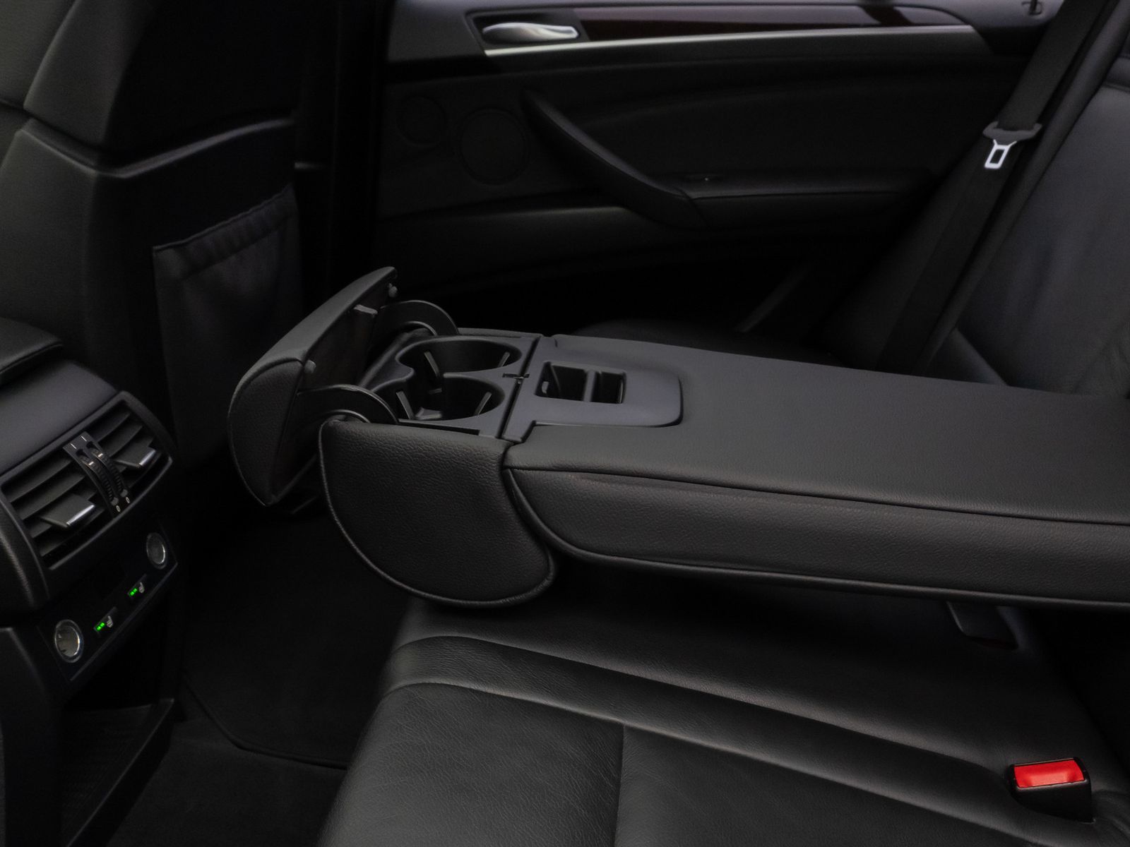 Fahrzeugabbildung BMW X5 xD40d Sport Panorama Kamera HUD HiFi SoftCL