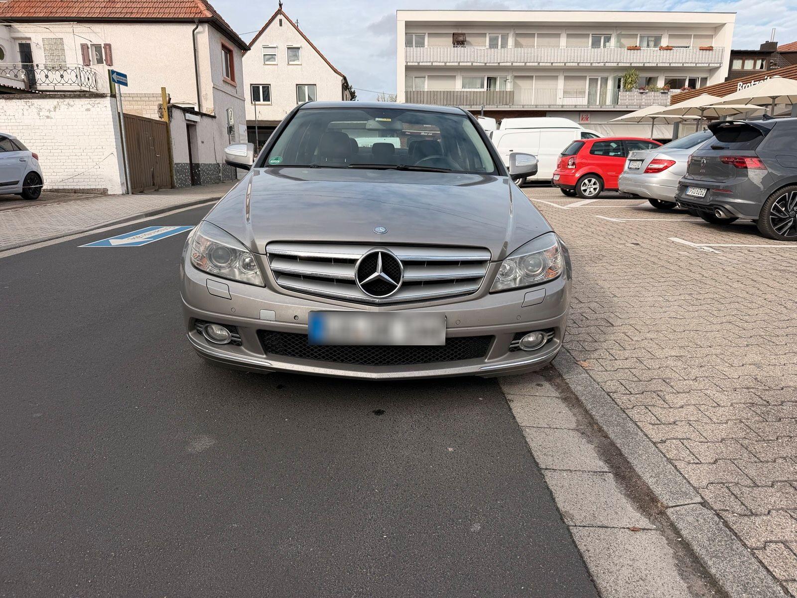 Mercedes-Benz C 220
