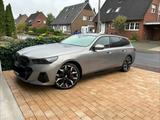 BMW i5 eDrive40 Touring - M Paket Pro Oxidgrau