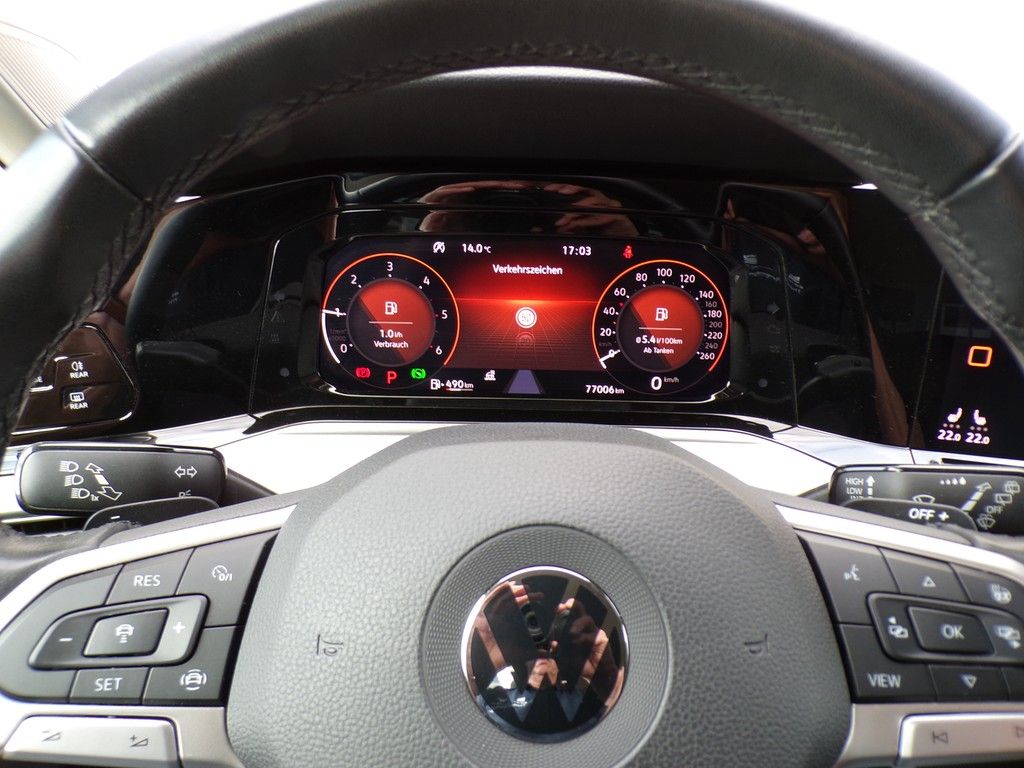 Fahrzeugabbildung Volkswagen Golf VIII Variant 2,0 TDI Life DSG *AHK*LED*Side